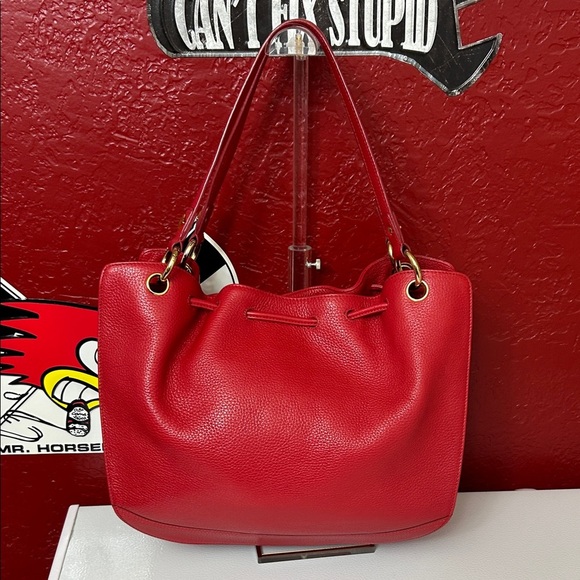 MCM Red Leather Shoulder Bag with Gold Accents with COA - Picture 4 of 9